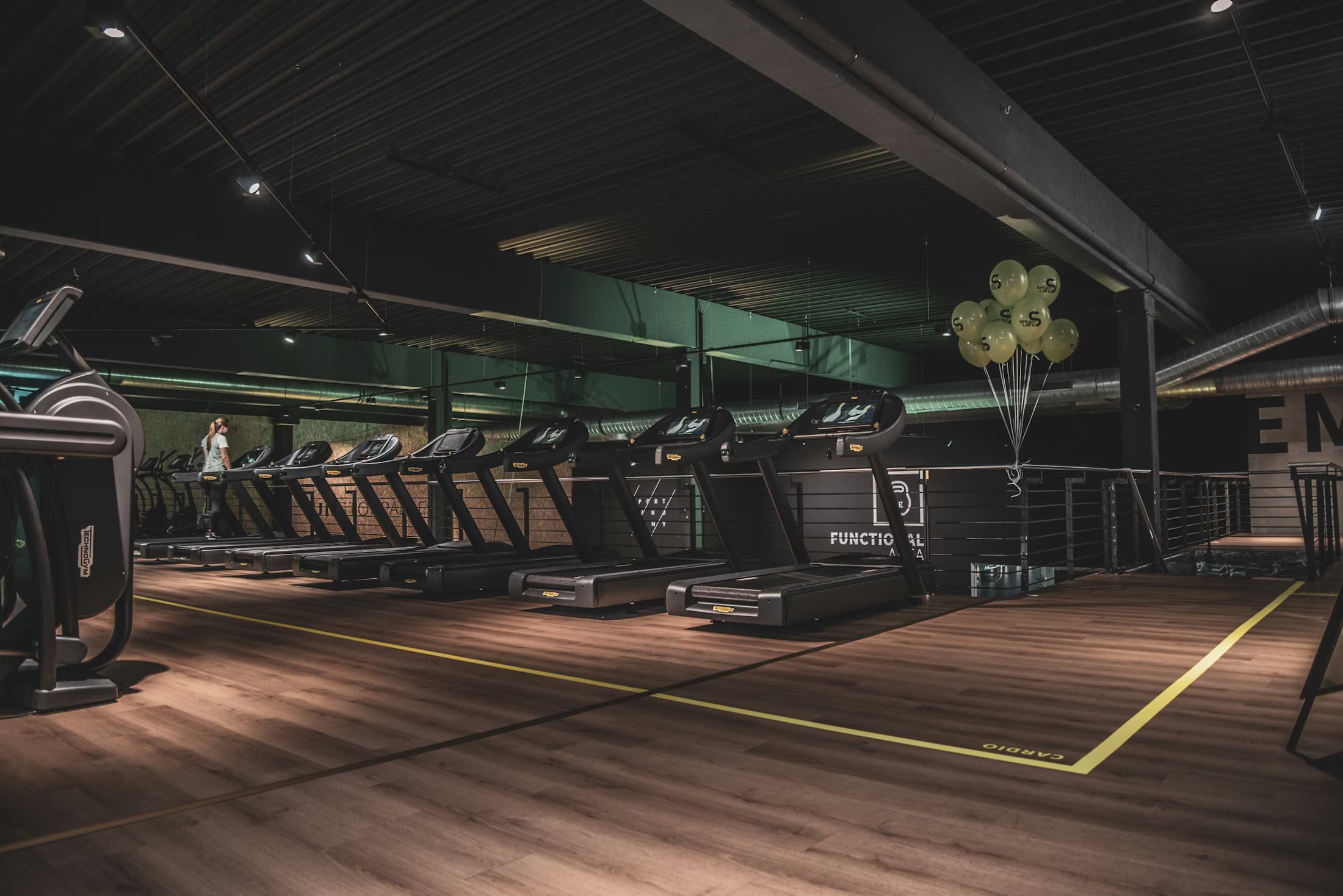 Woman training inside a gym